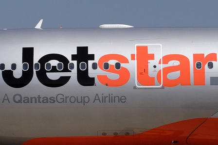 Jetstar A320 touches down at Auckland Airport 