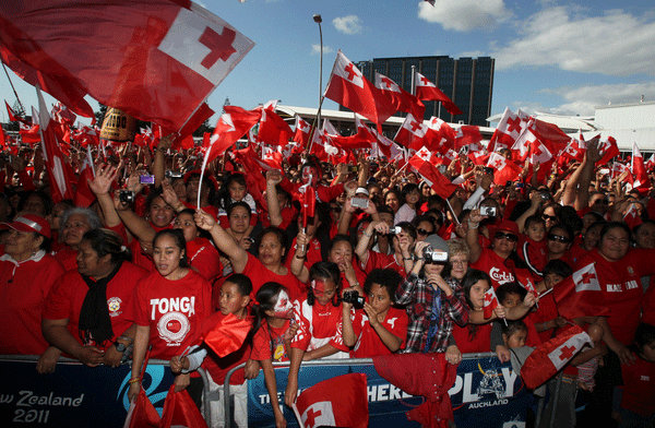 Fans welcome Tongan rugby team at Auckland airport
